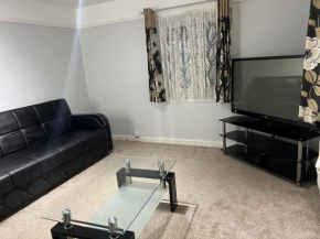 Cosy 2 bedroom flat